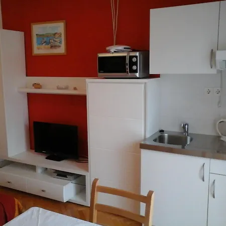 Apartamento And Dobrila *