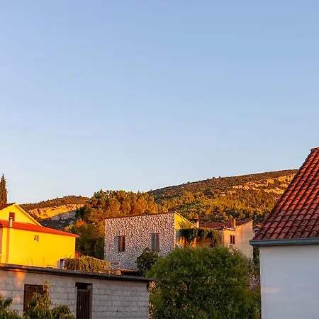 And Dobrila * Jelsa (Hvar)