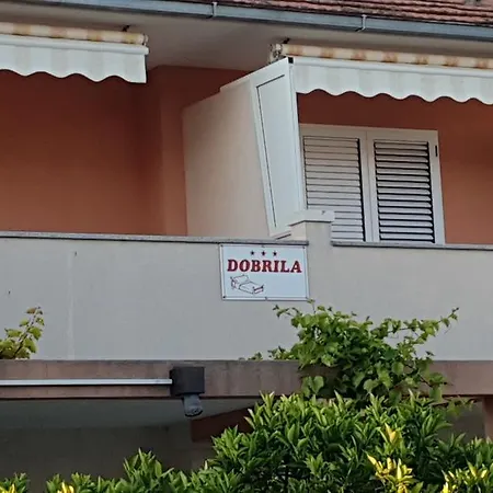 And Dobrila Jelsa (Hvar)