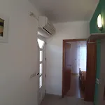 شقة And Dobrila *