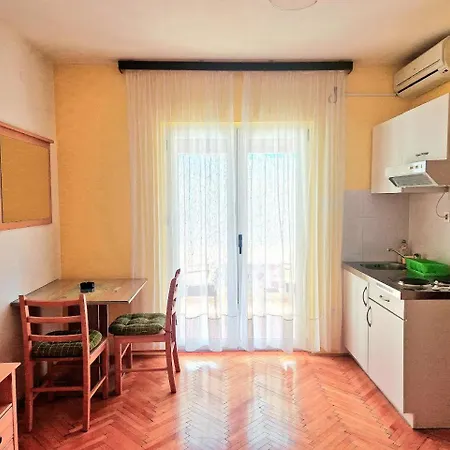 And Dobrila Apartment