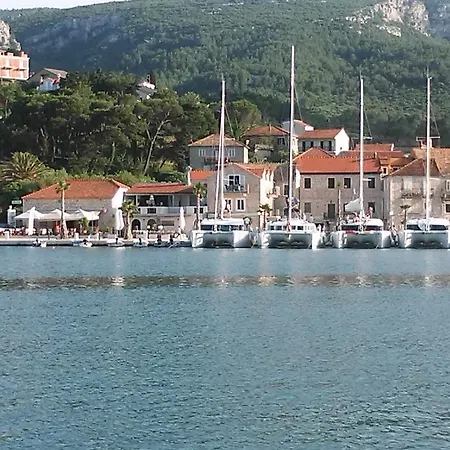 And Dobrila Jelsa (Hvar)