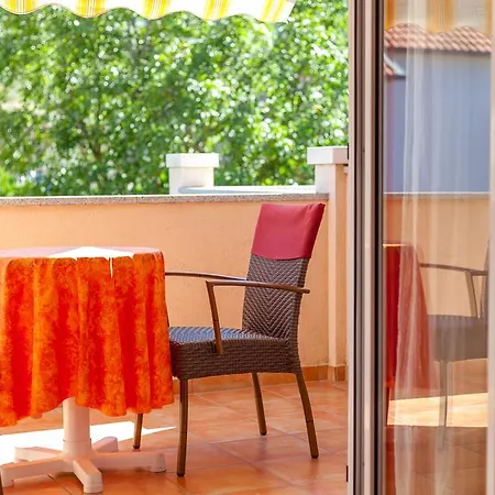 Apartment And Dobrila *