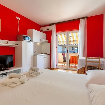 Apartment And Dobrila Jelsa (Hvar)