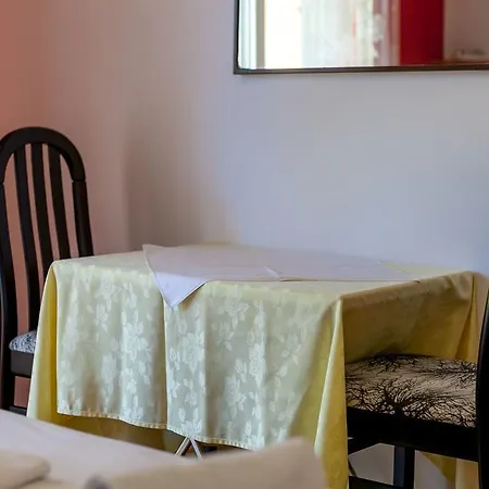 Apartments&rooms Dobrila