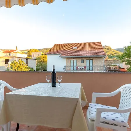 Apartments&rooms Dobrila Jelsa (Hvar)