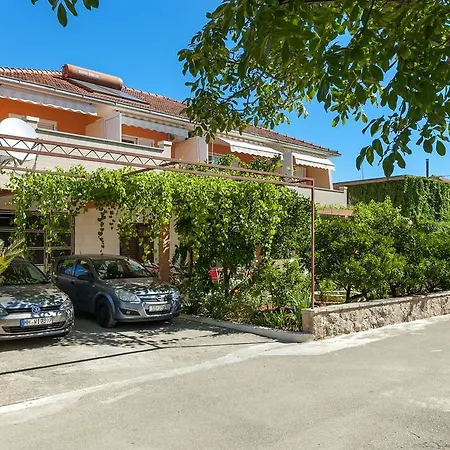 Apartment And Dobrila