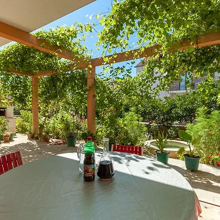 Apartments&rooms Dobrila Jelsa (Hvar)