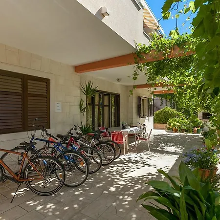 Appartement Apartments&rooms Dobrila *