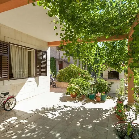 Apartamento And Dobrila