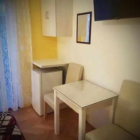 And Dobrila شقة *