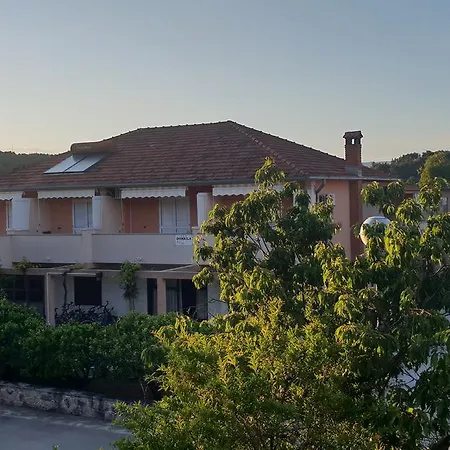 Apartments&rooms Dobrila