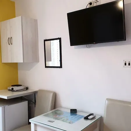 Apartments&rooms Dobrila Jelsa (Hvar)