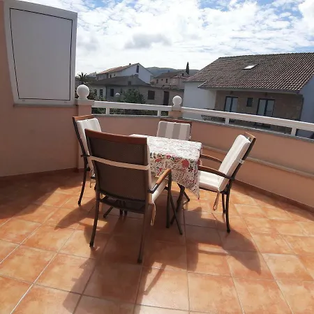 Apartments&rooms Dobrila Jelsa (Hvar)
