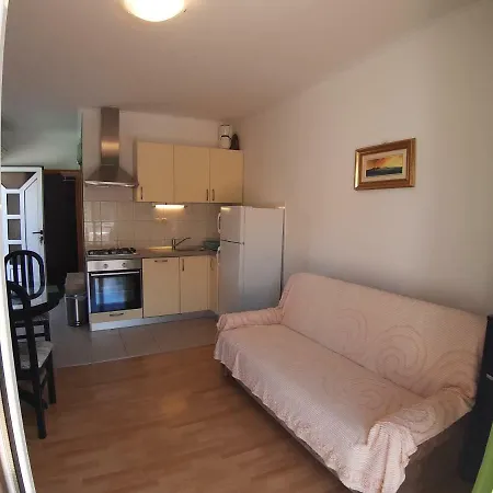 Apartment And Dobrila *