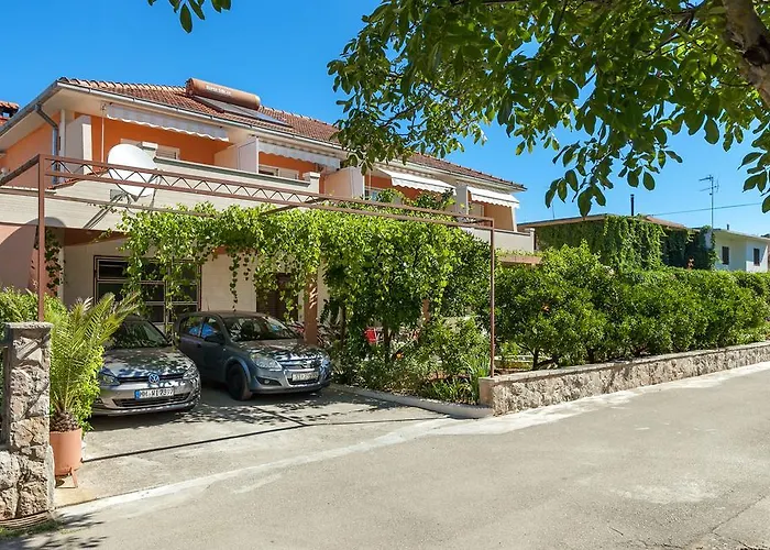 아파트 And Dobrila