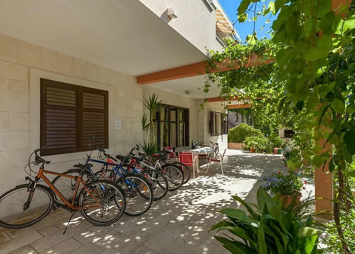 아파트 And Dobrila *