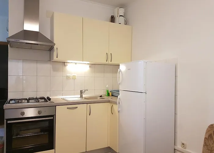 아파트 And Dobrila